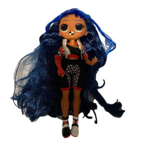 MGA LOL Surprise OMG Downtown B.B. Girl Doll Long Blue Hair Urban Two Tone race